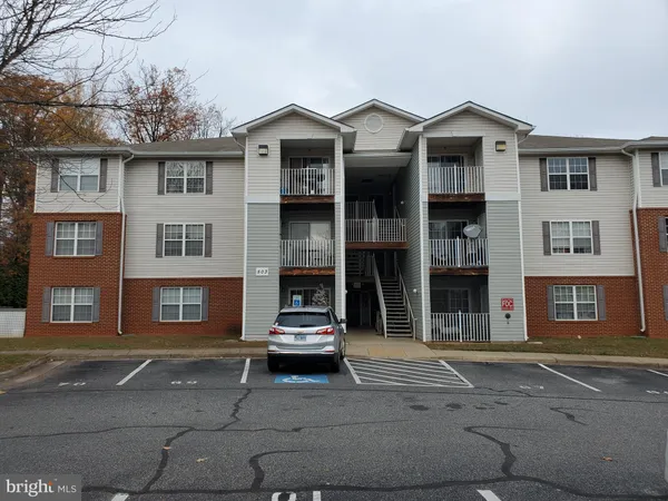 $2,000 | 503 Garrison Woods Drive, Unit 213, Stafford, VA 22556