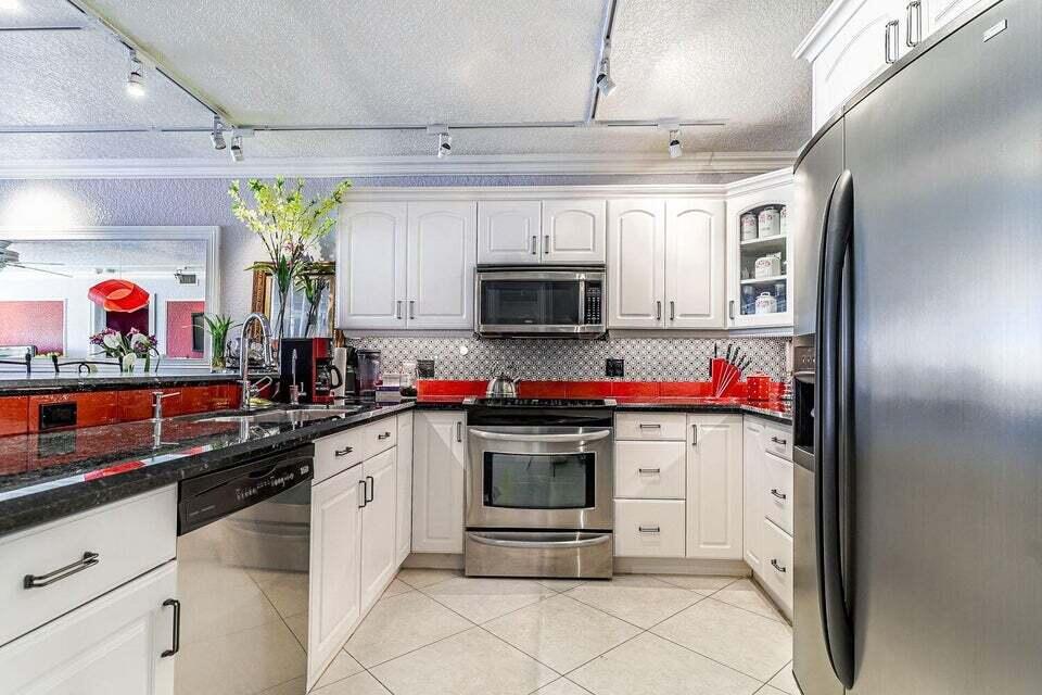 9184 Flynn Circle, Unit 6 Boca Raton, FL 33496 - Photo 1 of 22 9184-1