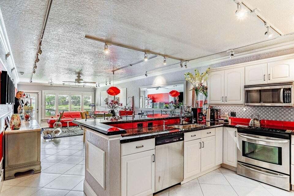 9184 Flynn Circle, Unit 6 Boca Raton, FL 33496 - Photo 2 of 22 9184-3