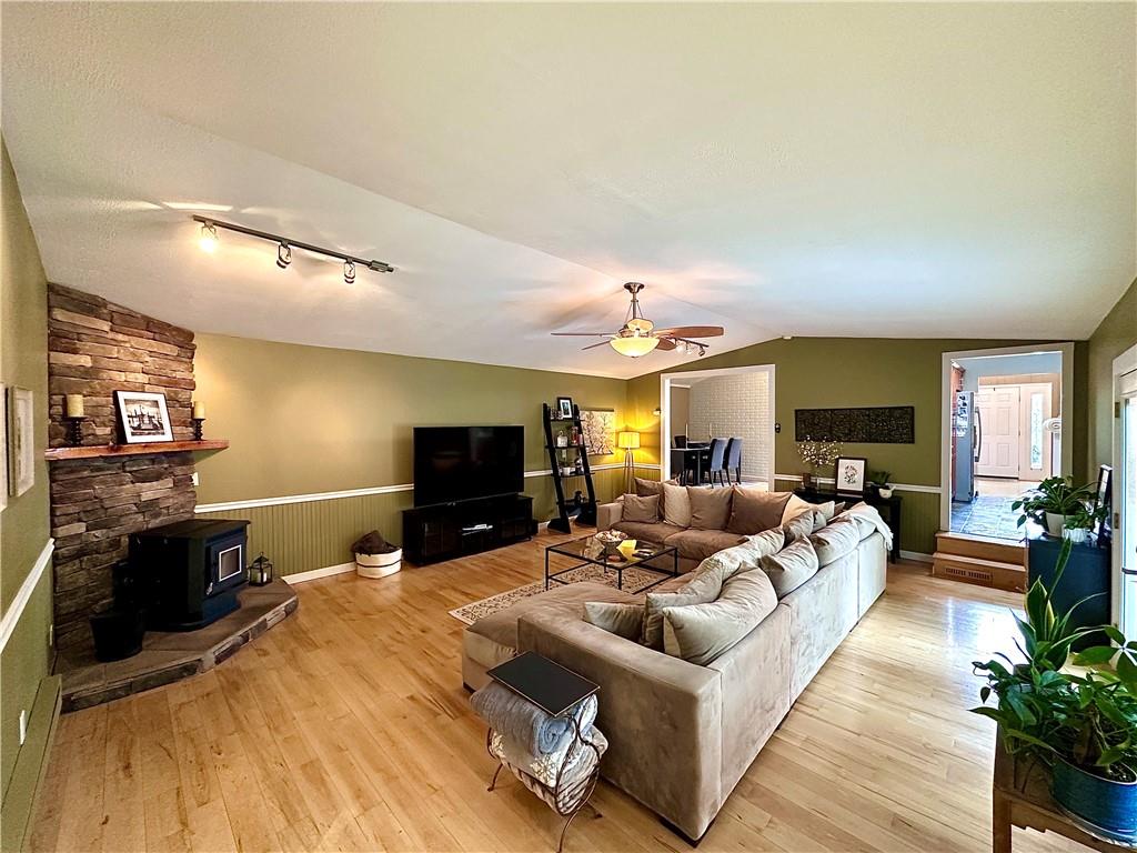 927 Chippewa Trail Mercer, PA 16137 - Photo 33 of 48 a living room with furniture and a flat screen tv