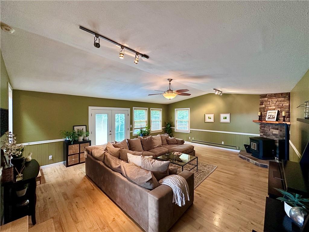 927 Chippewa Trail Mercer, PA 16137 - Photo 35 of 48 a living room with furniture and a flat screen tv