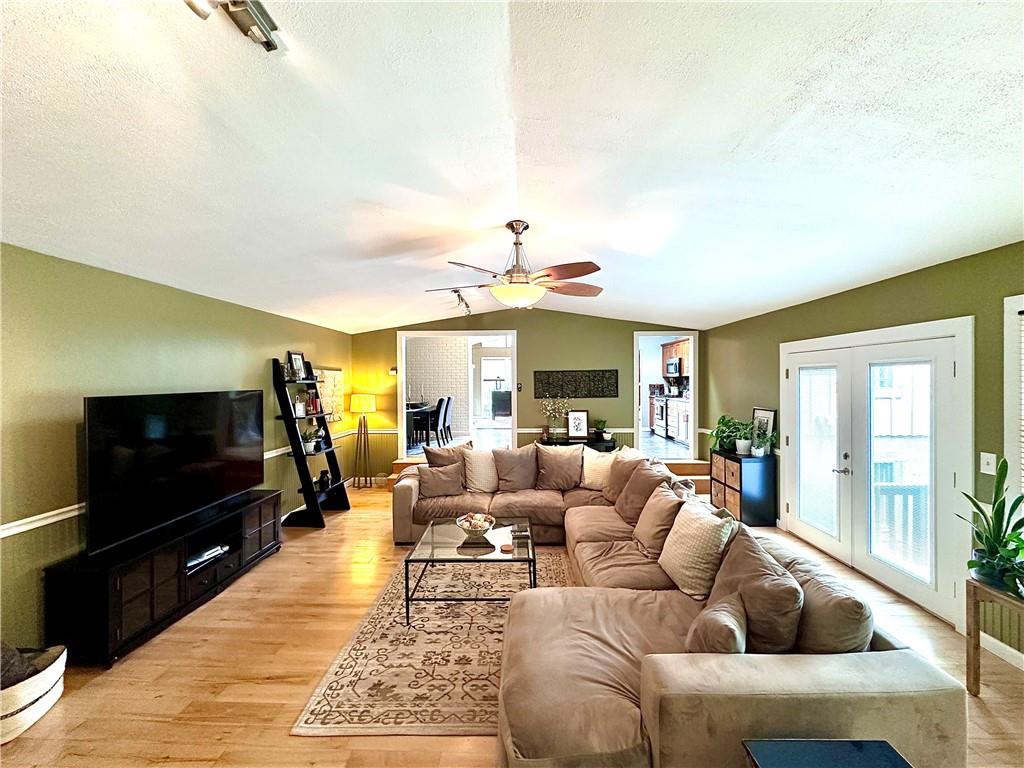927 Chippewa Trail Mercer, PA 16137 - Photo 38 of 48 a living room with furniture and a flat screen tv