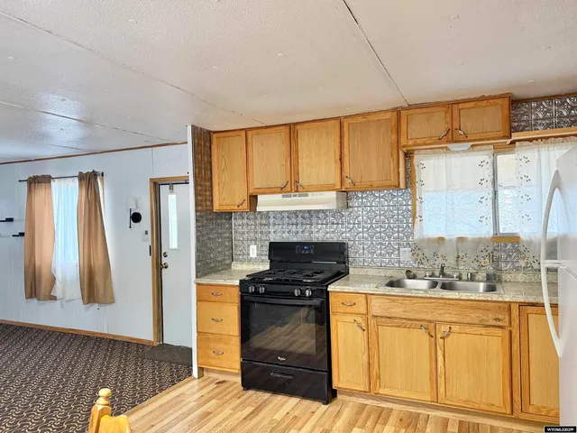 $50,000 | 15 Brilliant Street, Diamondville, WY 83116