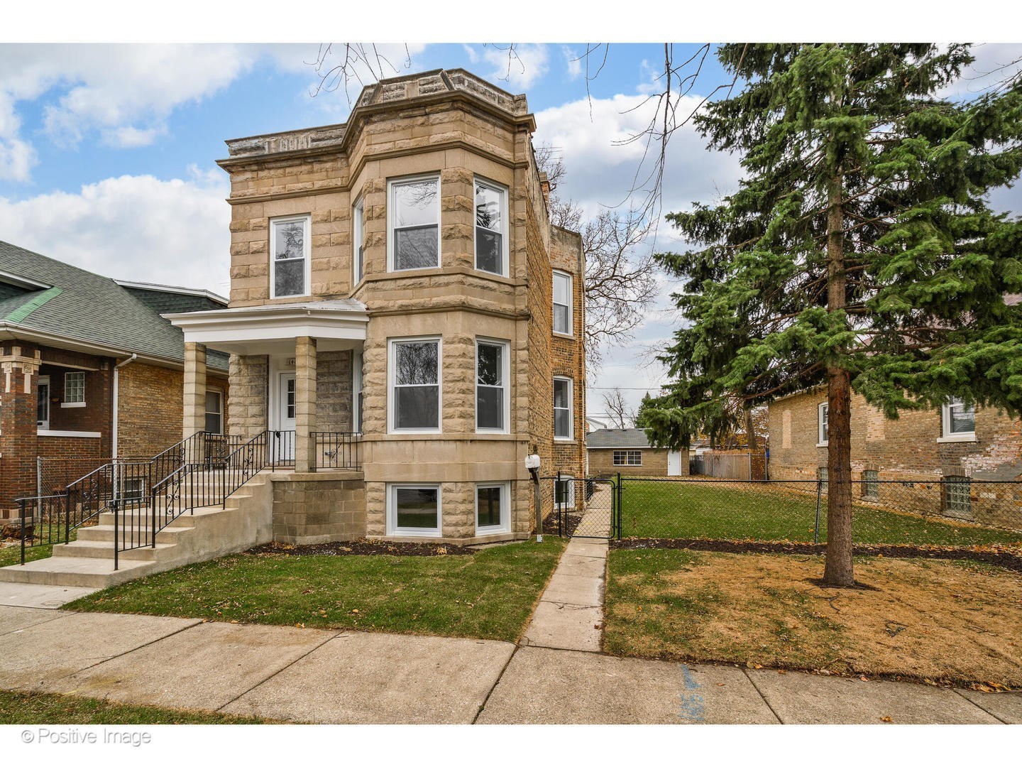 1405 Clinton Avenue, Unit B Berwyn, IL 60402 - Photo 1 of 1 a view of a yard in front of a house