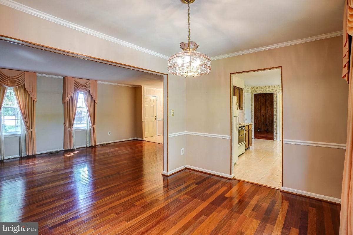 18 Ridge Heights Court Gaithersburg, MD 20879 - Photo 8 of 30