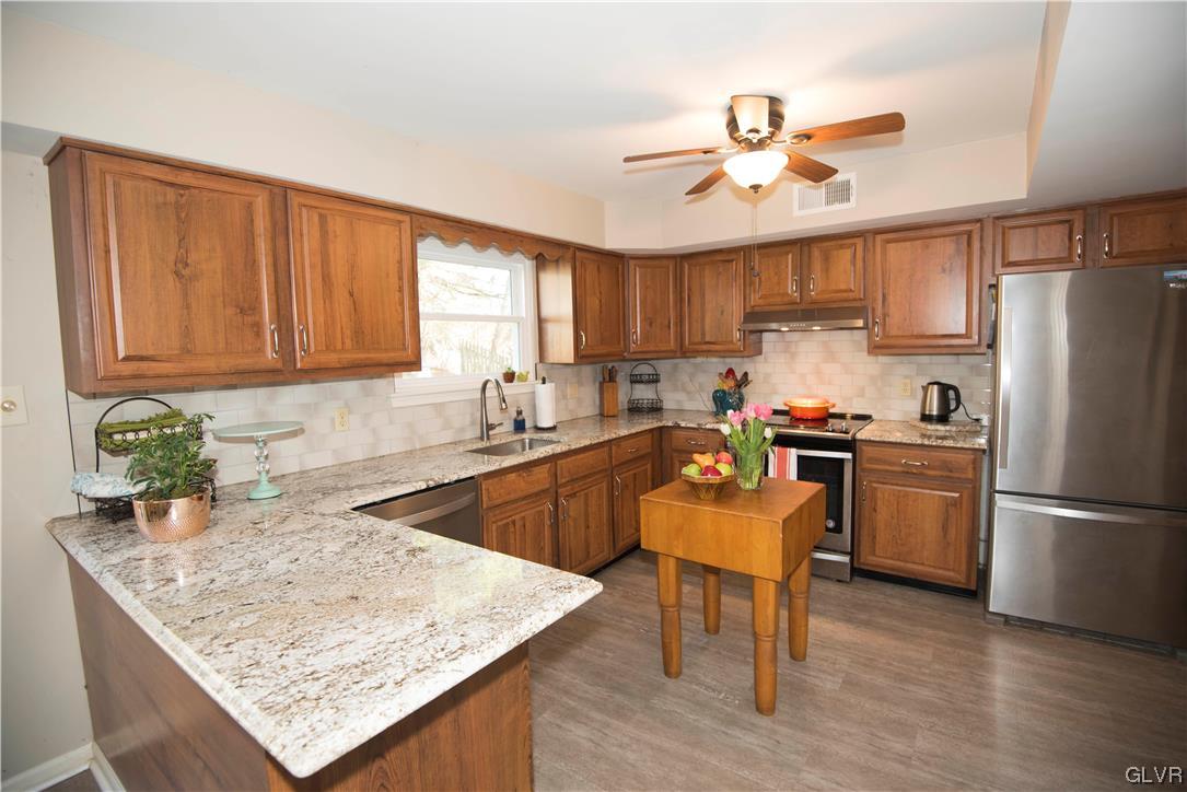 1709 Brandywine Road Allentown, PA 18104 - Photo 11 of 30 GORGEOUS GRANITE COUNTERS, SS APPLIANCES & UNDERMO
