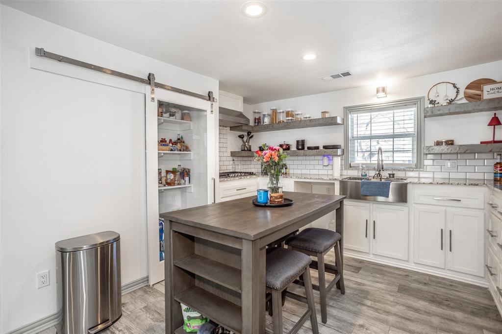 313 Fair Avenue Gainesville, TX 76240 - Photo 13 of 27