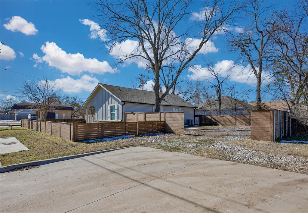 313 Fair Avenue Gainesville, TX 76240 - Photo 6 of 27