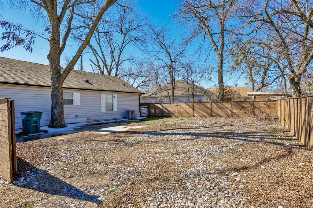 313 Fair Avenue Gainesville, TX 76240 - Photo 7 of 27