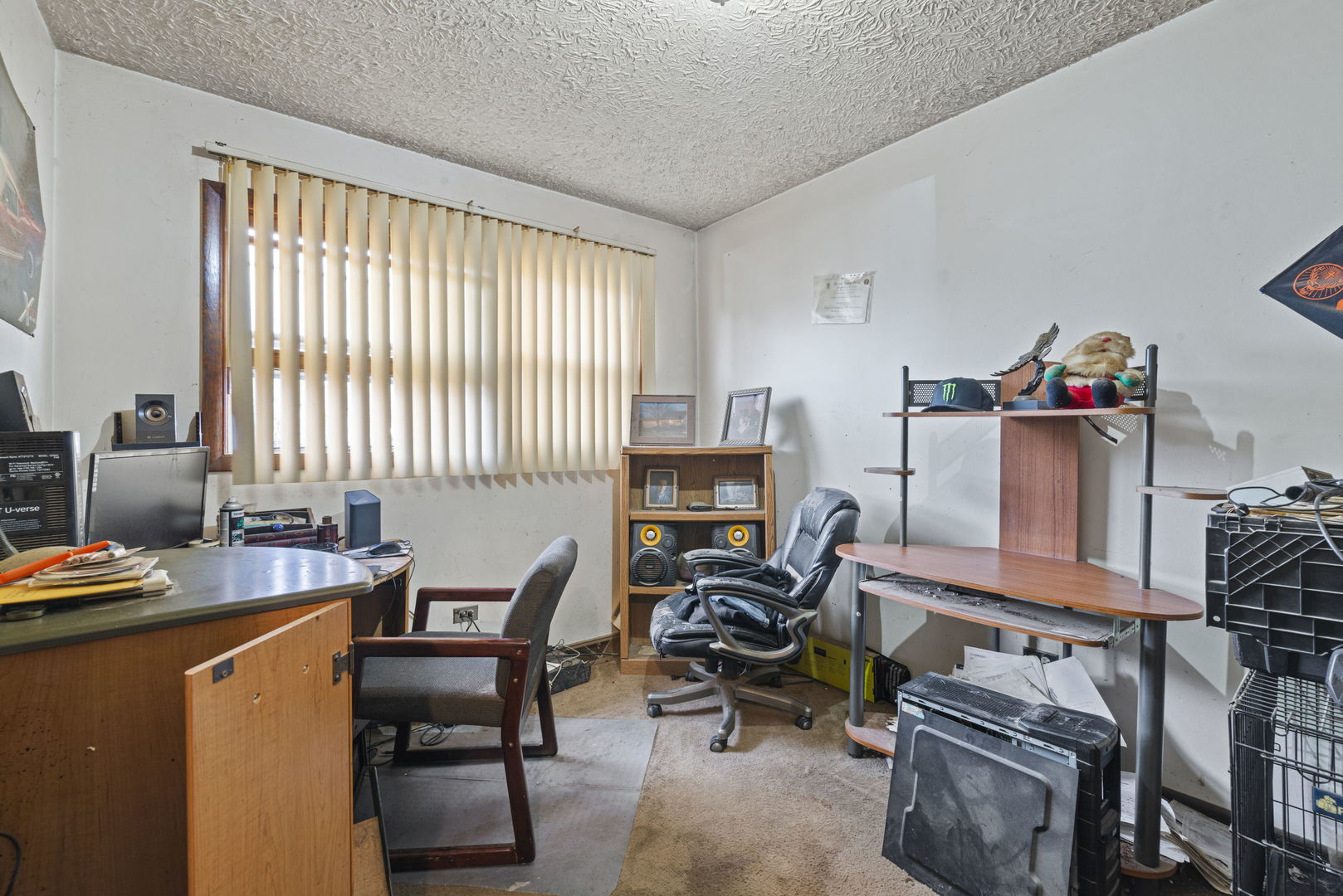 391 Cornell Lane Elgin, IL 60123 - Photo 11 of 20 a workspace with furniture and a window