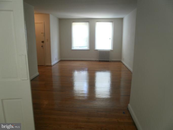 2712 Terrace Road Southeast, Unit A605 Washington, DC 20020 - Photo 4 of 13 Living Room
