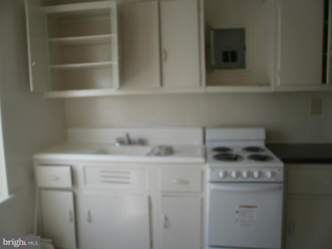 2712 Terrace Road Southeast, Unit A605 Washington, DC 20020 - Photo 6 of 13 Kitchen