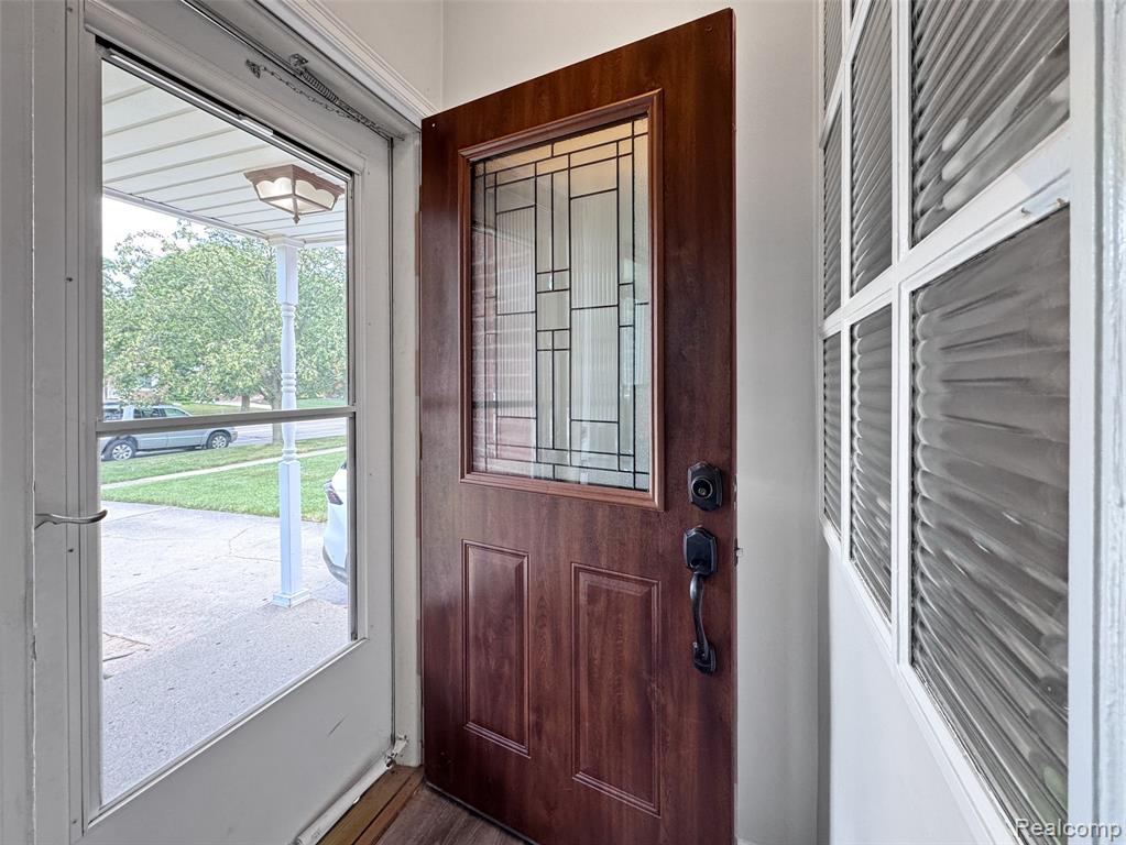 437 Normandy Road Royal Oak, MI 48073 - Photo 4 of 39