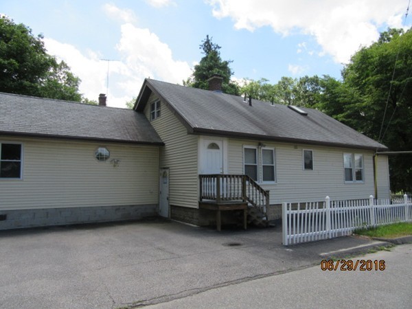 181 Sunderland Road Worcester, MA 01604 - Photo 1 of 10 Gallery Image 1