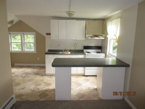 181 Sunderland Road Worcester, MA 01604 - Photo 4 of 10 Gallery Image 4