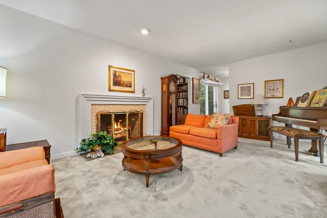 $579,000 | 11 Neck Road, Old Lyme, CT 06371