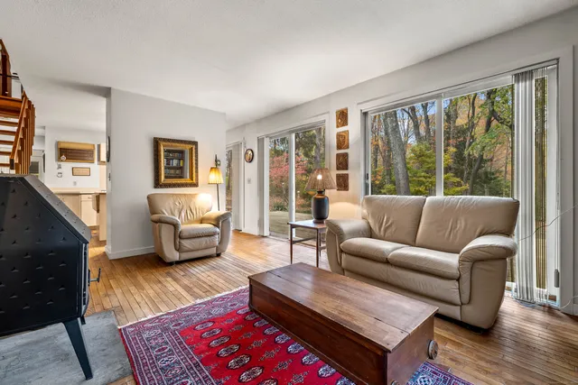 $579,000 | 11 Neck Road, Old Lyme, CT 06371