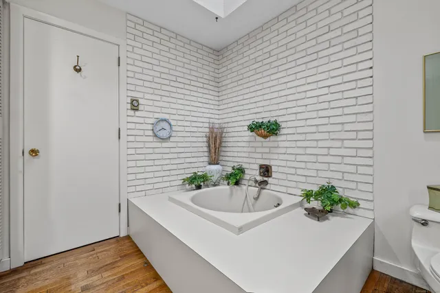 $579,000 | 11 Neck Road, Old Lyme, CT 06371