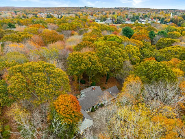 $579,000 | 11 Neck Road, Old Lyme, CT 06371