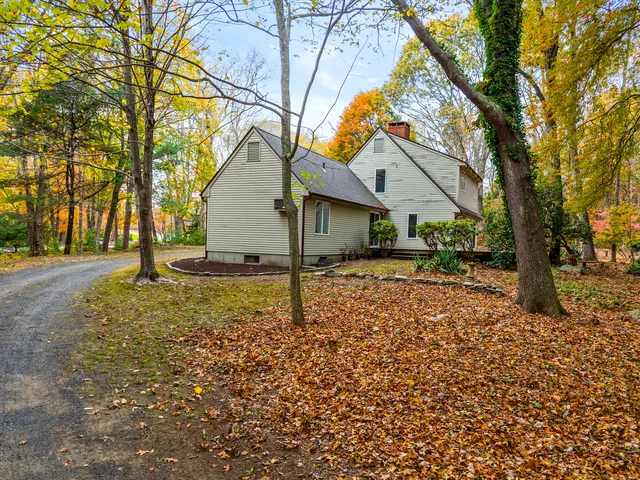 $579,000 | 11 Neck Road, Old Lyme, CT 06371