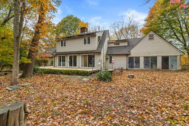 $579,000 | 11 Neck Road, Old Lyme, CT 06371