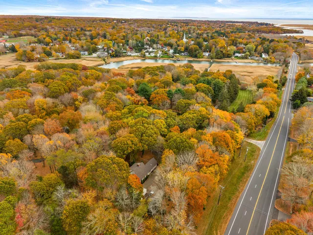 $579,000 | 11 Neck Road, Old Lyme, CT 06371