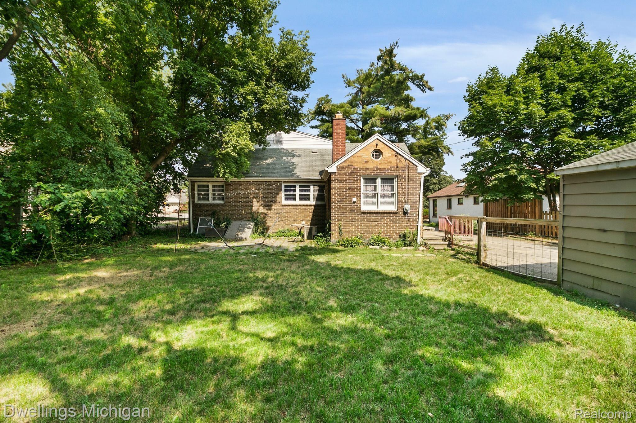 20013 Farmington Road Livonia, MI 48152 - Photo 32 of 33 Gallery Image 32