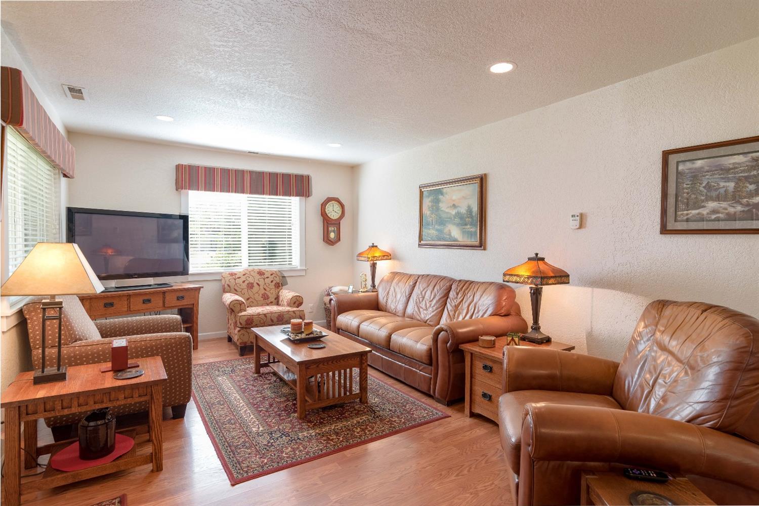598 West Gregory Road Central Point, OR 97502 - Photo 4 of 30 Additional Photo