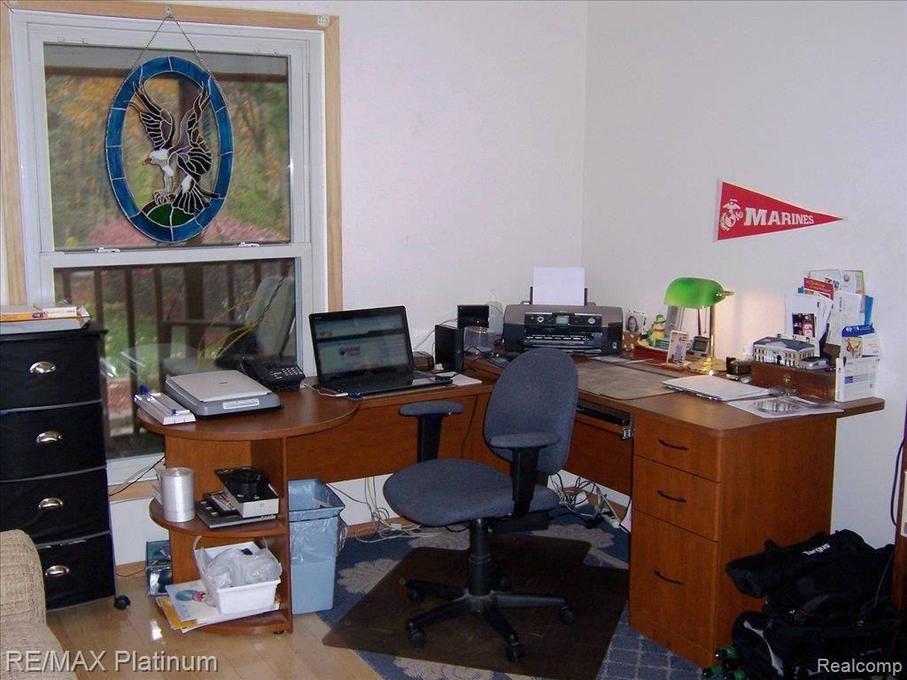 9818 McClements Road Brighton, MI 48114 - Photo 12 of 25 Office/Library
