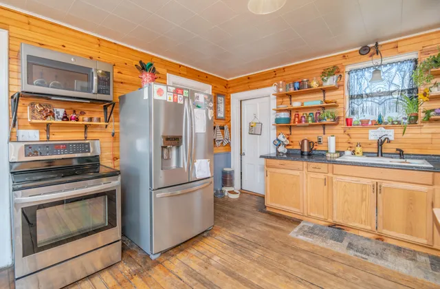 $365,000 | 386 Front Street, Richmond, ME 04357