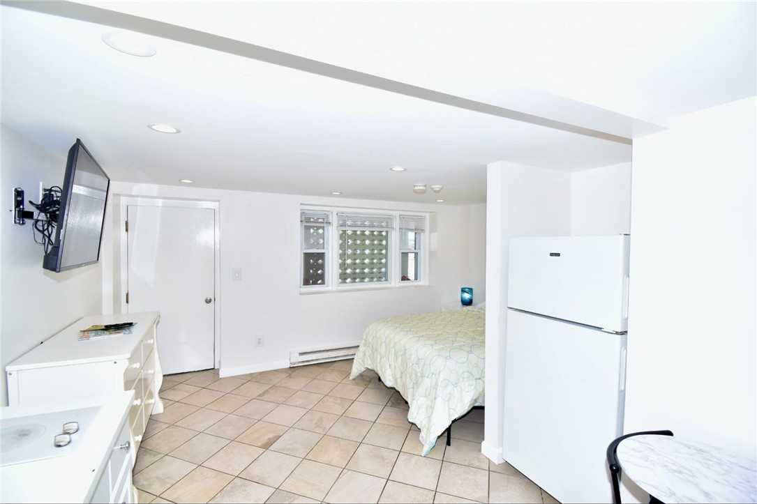 20 Winnapaug Road, Unit B6 Westerly, RI 02891 - Photo 10 of 15 Gallery Image 10
