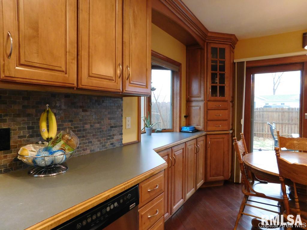 45 Wind Cave Drive Springfield, IL 62712 - Photo 5 of 16 Gallery Image 5