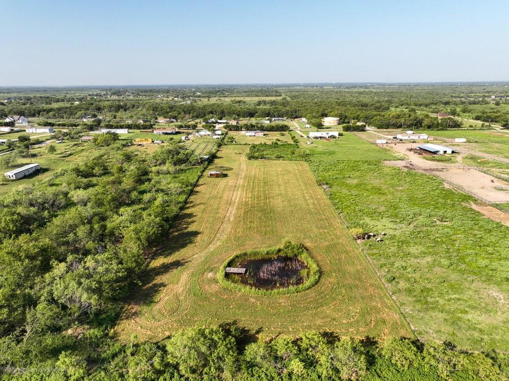 6594 County Road 140 Kaufman, TX 75142 - Photo 4 of 15 a view of a city