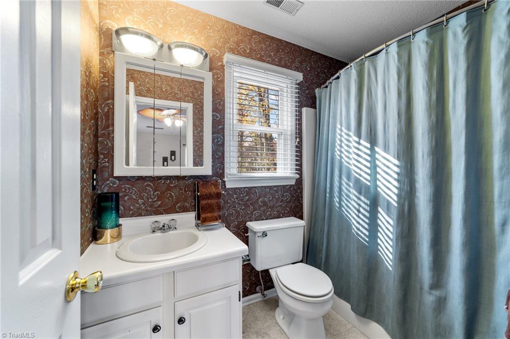 154 Longview Road Madison, NC 27025 - Photo 24 of 44 2nd primary bathroom