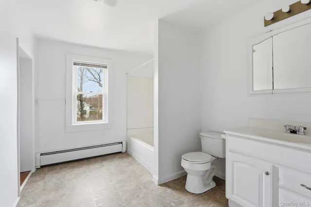 $2,700 | 708 Burlingham Road, Bloomingburg, NY 12721