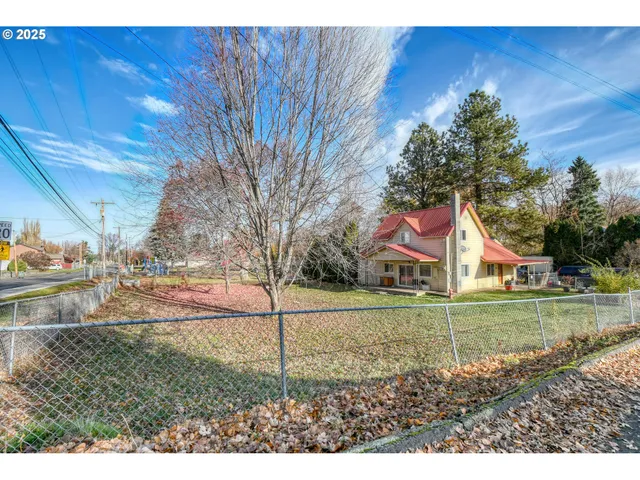 a backyard of a house