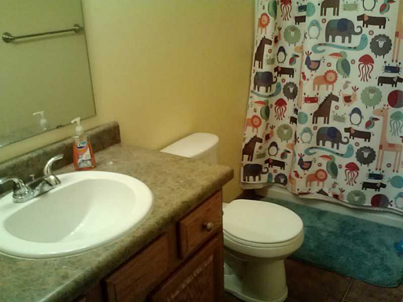 1262 Hartzell Road New Castle, PA 16105 - Photo 13 of 21 Full Bath. Main bath