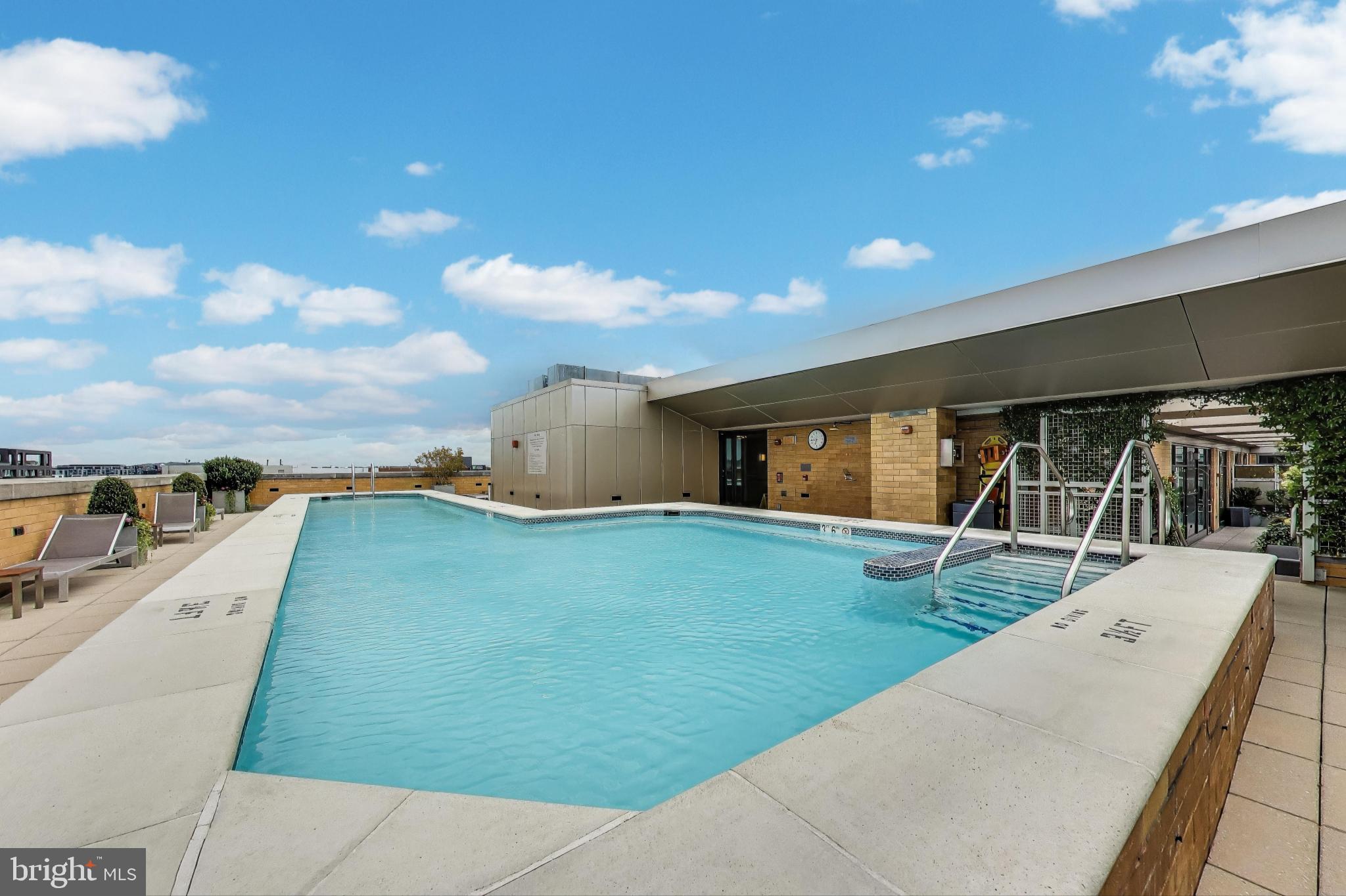 475 K Street Northwest, Unit 919 Washington, DC 20001 - Photo 31 of 43 a view of a backyard