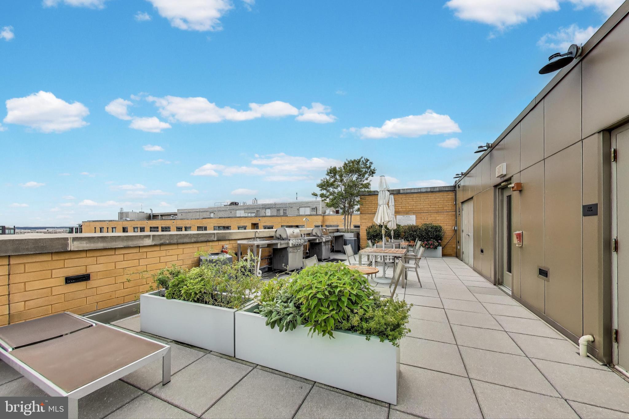 475 K Street Northwest, Unit 919 Washington, DC 20001 - Photo 33 of 43 a view of a terrace with furniture