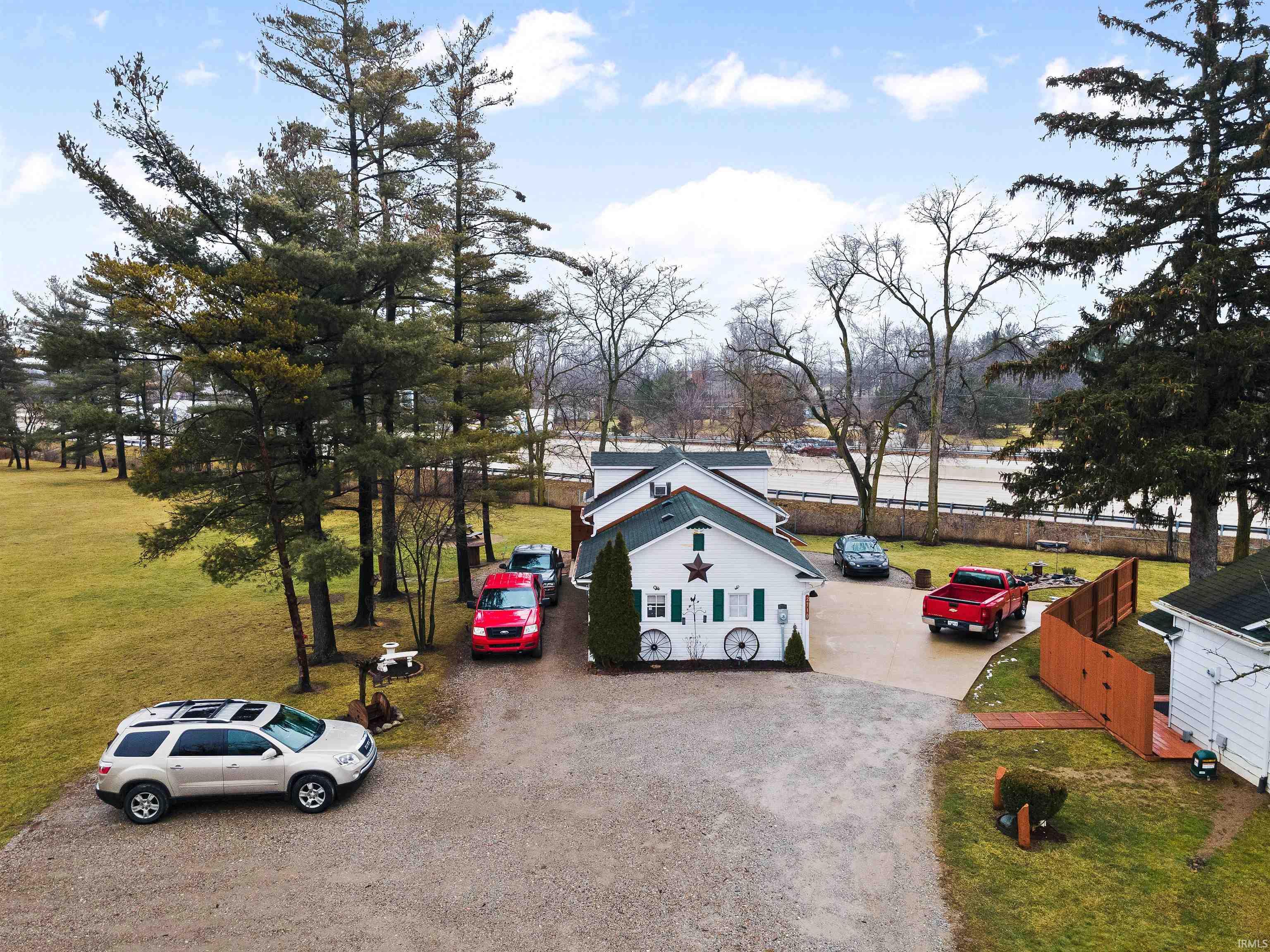 2624 Kroemer Road Fort Wayne, IN 46818 - Photo 3 of 35