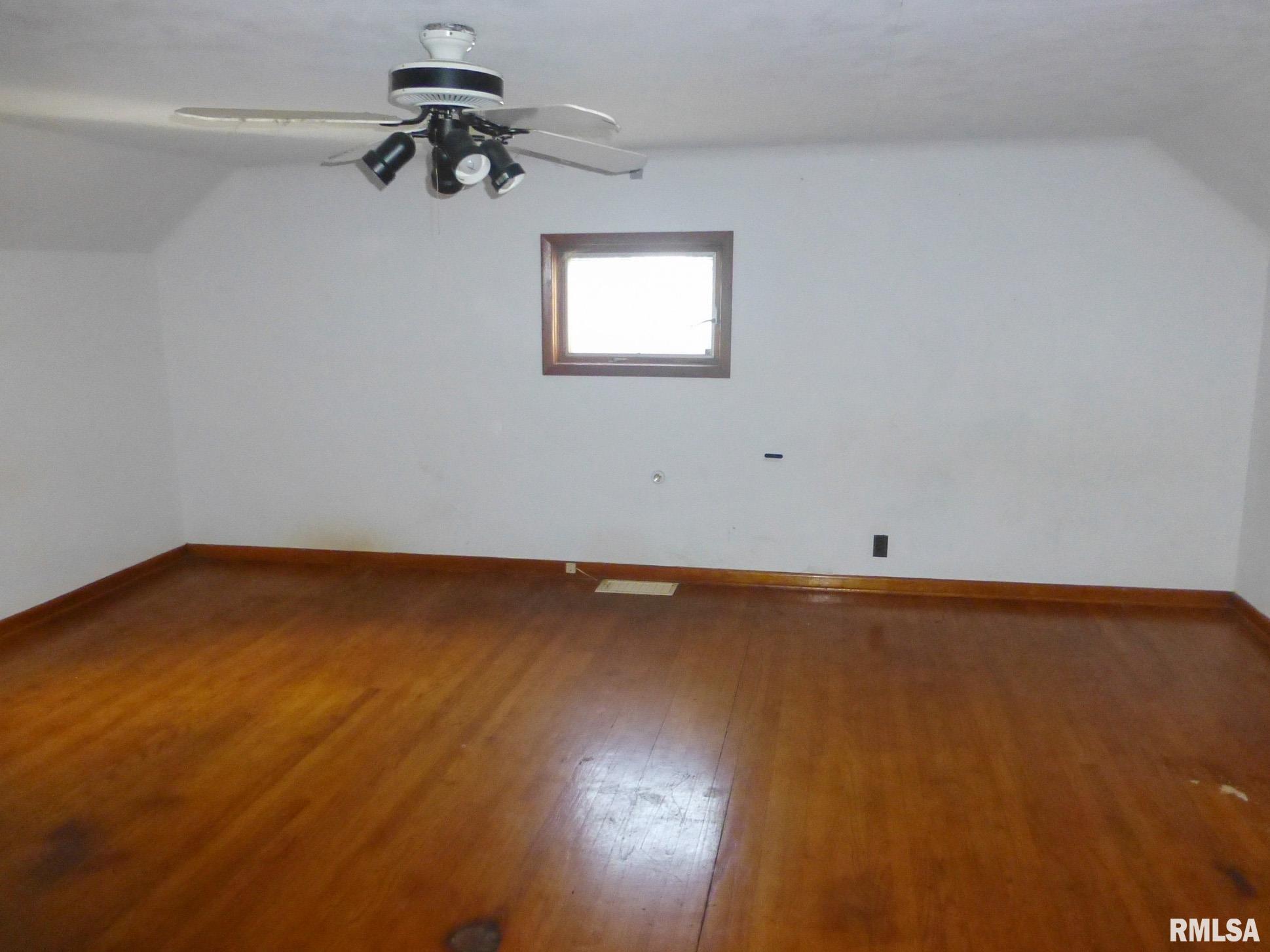 27299 West Frontage Road Farmersville, IL 62533 - Photo 16 of 22 Gallery Image 16