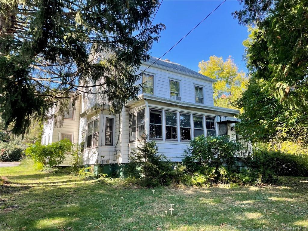 911 Prospect Street, Marlboro, NY 12542 Compass