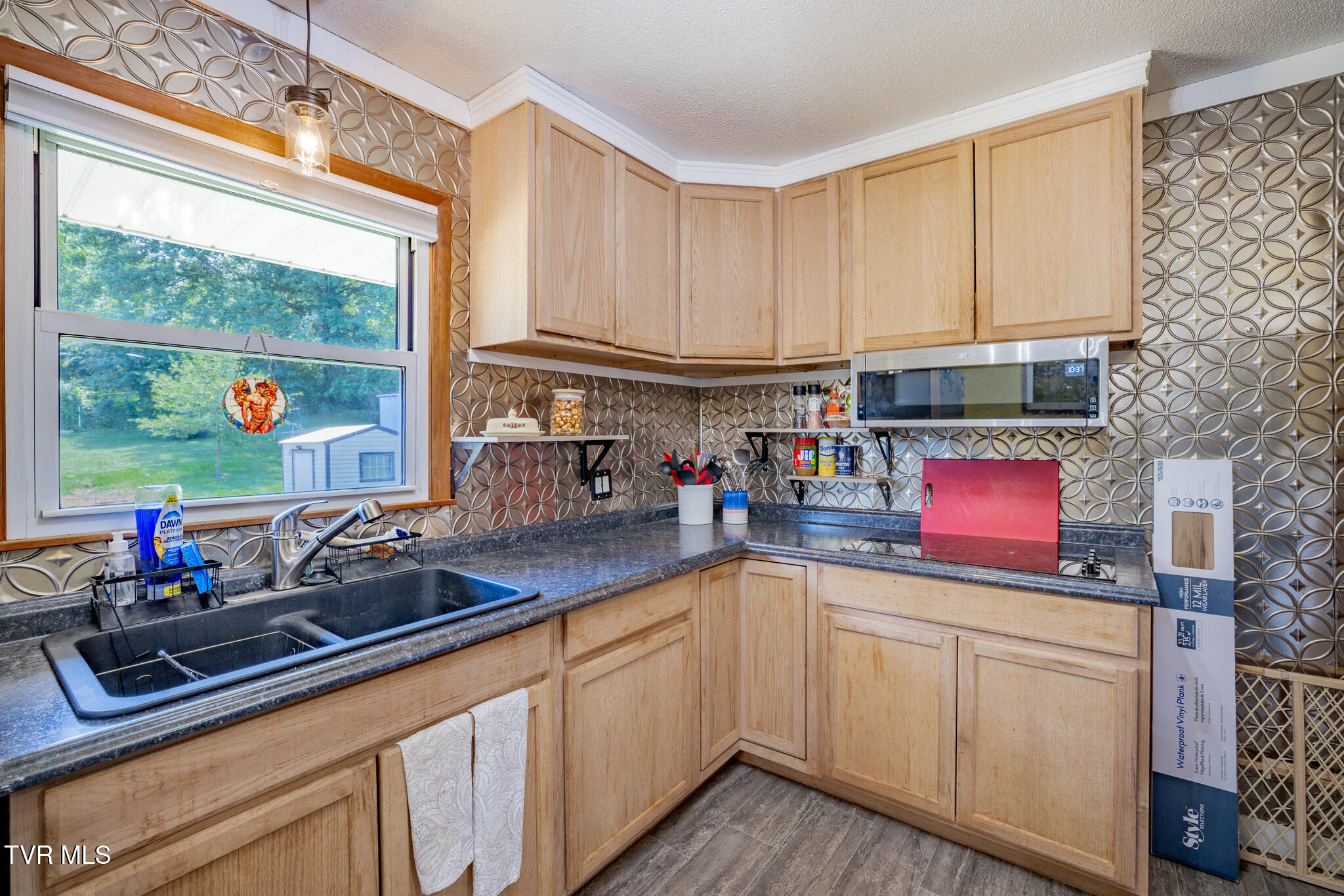 141 East Central Bristol, TN 37620 - Photo 9 of 40 1R9A8891-HDR