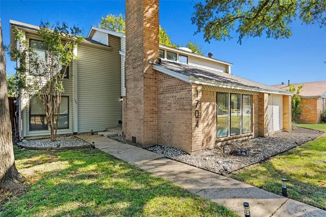 $500,000 | 1704 Elk Grove Drive, Richardson, TX 75081