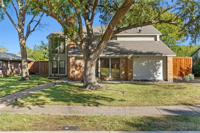 $500,000 | 1704 Elk Grove Drive, Richardson, TX 75081