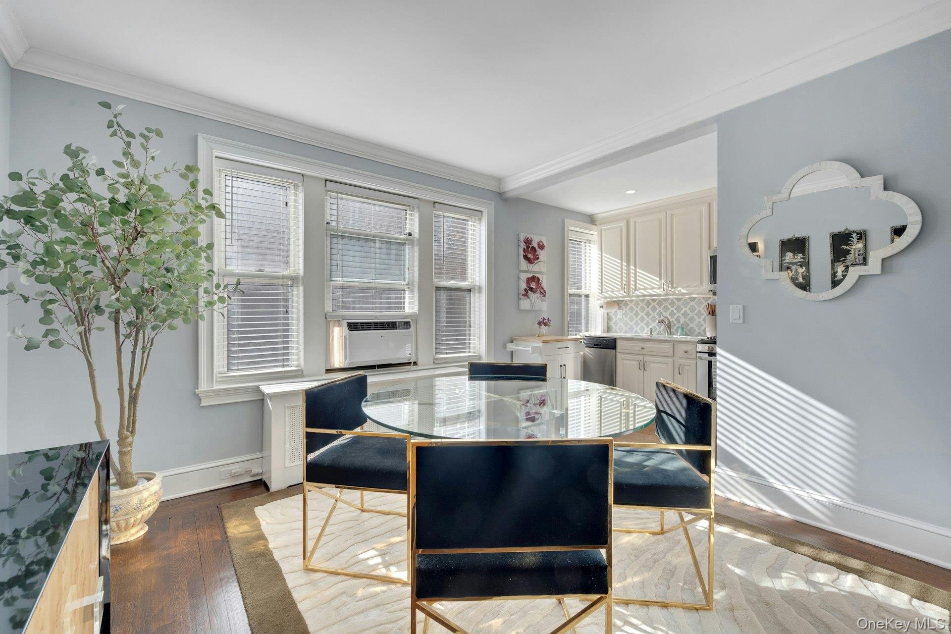 280 Bronxville Road, Unit 3W Bronxville, NY 10708 - Photo 9 of 19 a living room with furniture and a potted plant