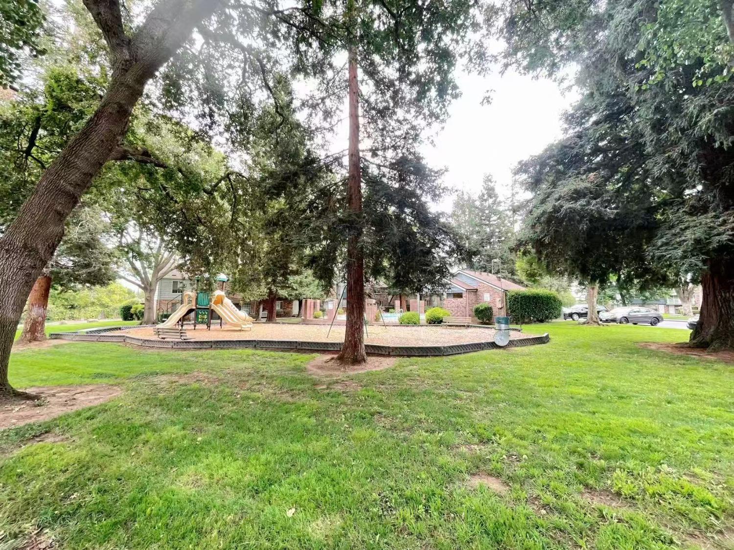 4016 Knoll Top Court Carmichael, CA 95608 - Photo 30 of 33 a view of a park with large trees