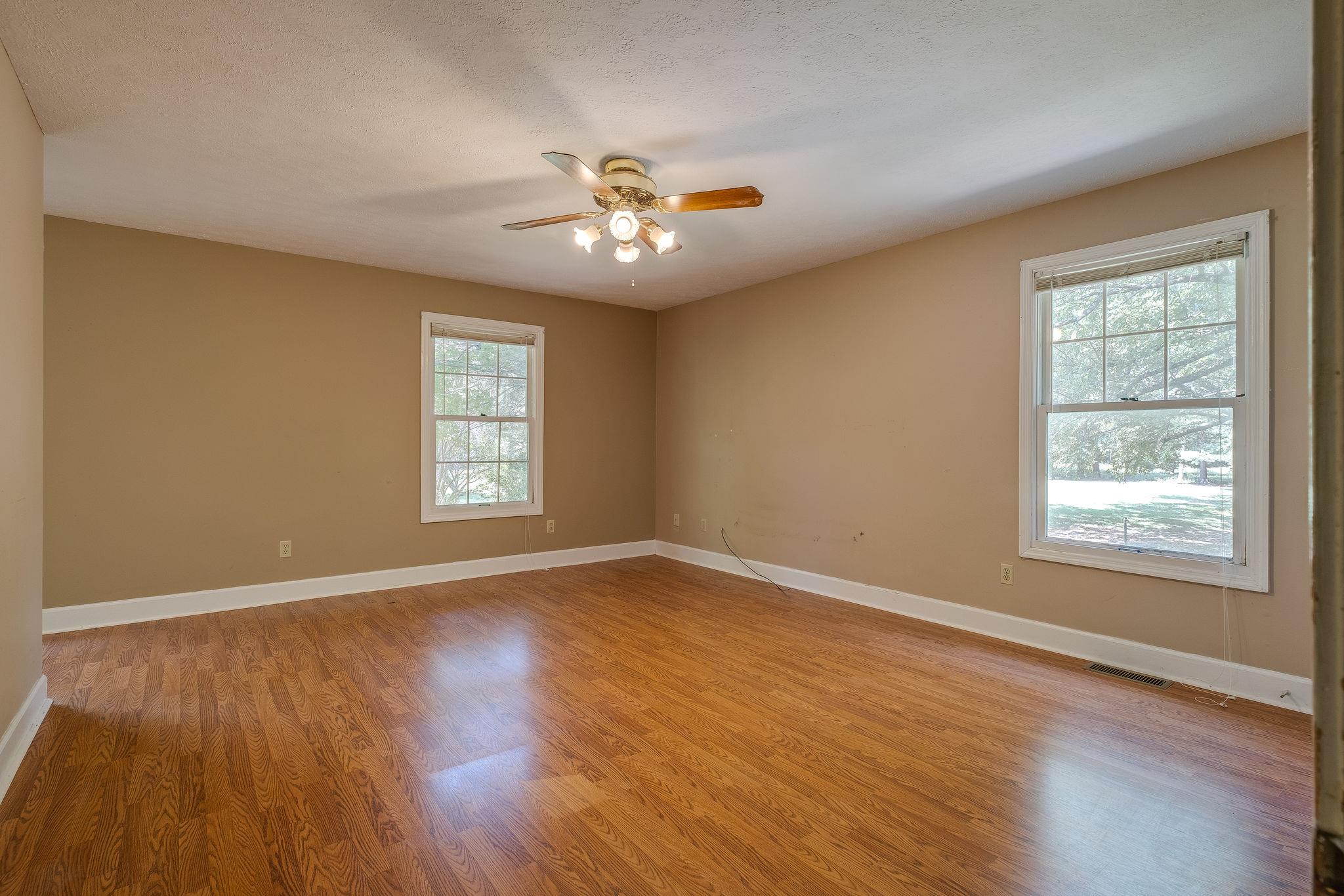 2683 Tinnin Road Greenbrier, TN 37073 - Photo 8 of 30 Gallery Image 8