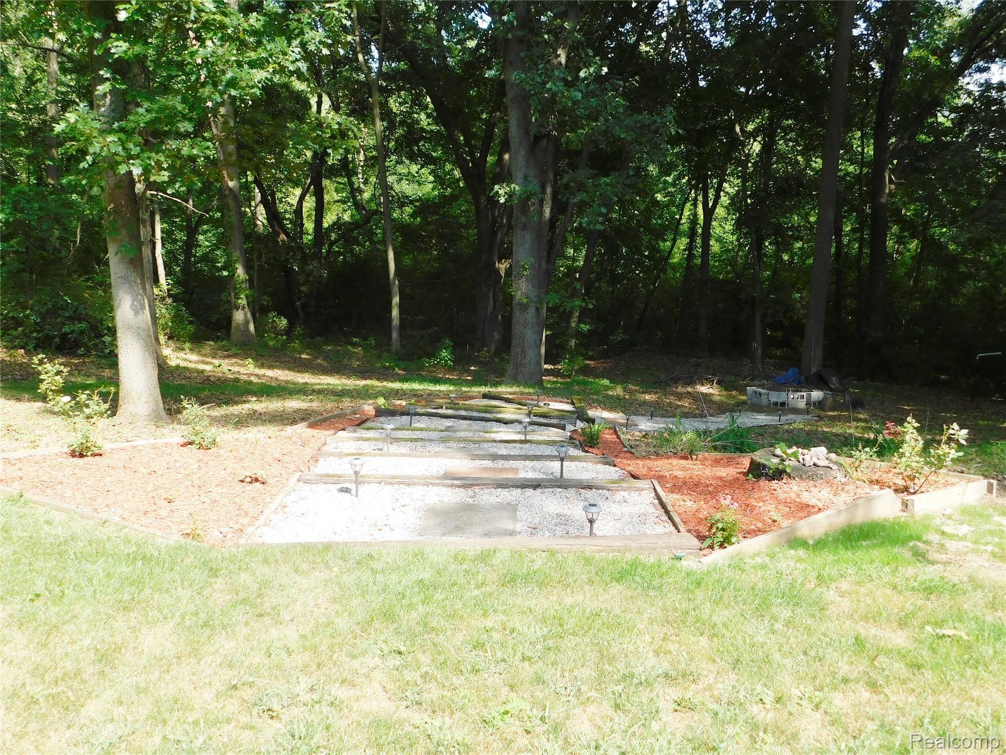 6280 Crandall Road Howell, MI 48855 - Photo 34 of 38 DSCN0089.JPG