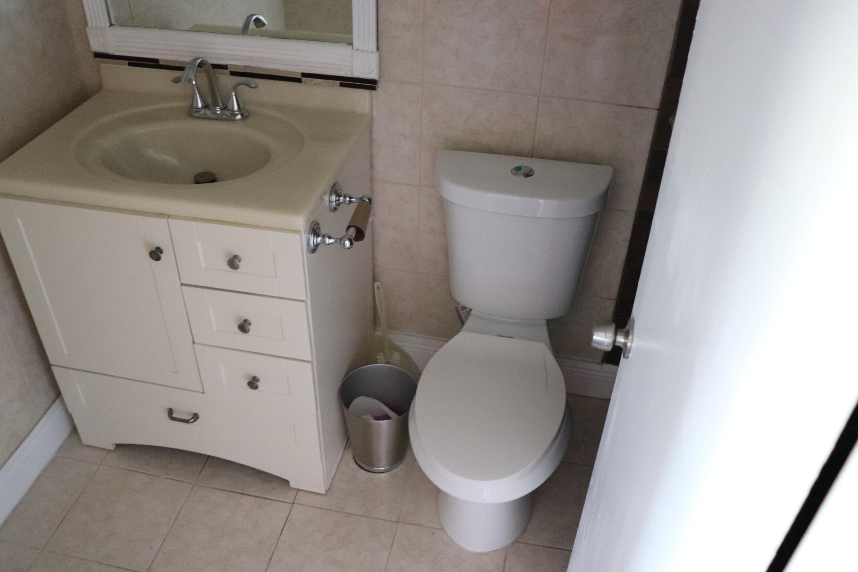 466 Capri G Delray Beach, FL 33484 - Photo 10 of 13 bathrooms